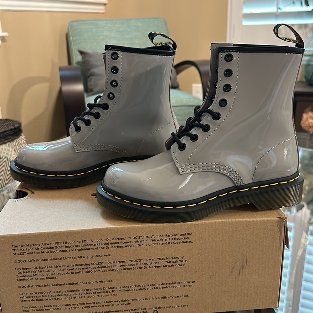 Dr. Martens Women's 1460 W Patent Lamper Fashion Boot size 6